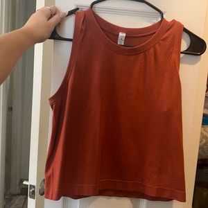 Lululemon cropped workout tank